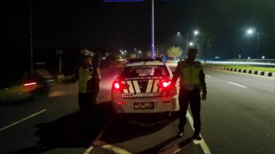 Polres Lombok Barat Bubarkan Kerumunan, Jaga Ketenangan di Bypass BIL 2