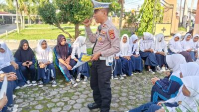 Polres Lombok Barat Tanam Kesadaran Lalu Lintas Sejak Dini di Sekolah