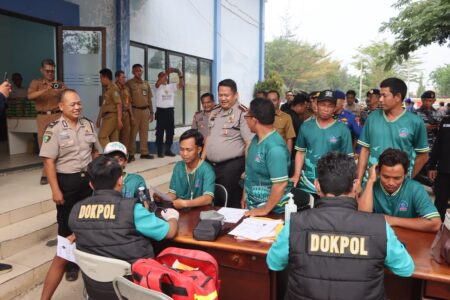 Rembug Bareng Pokdarkamtibmas di Bancar, Kapolresta Tuban Ajak Nelayan Bersinergi Jaga Kamtibmas