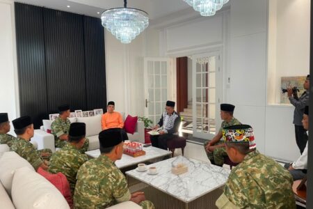 Perkuat Silaturahmi dengan Ulama, Pangdam XXX/Rinambora Kunjungi TGB